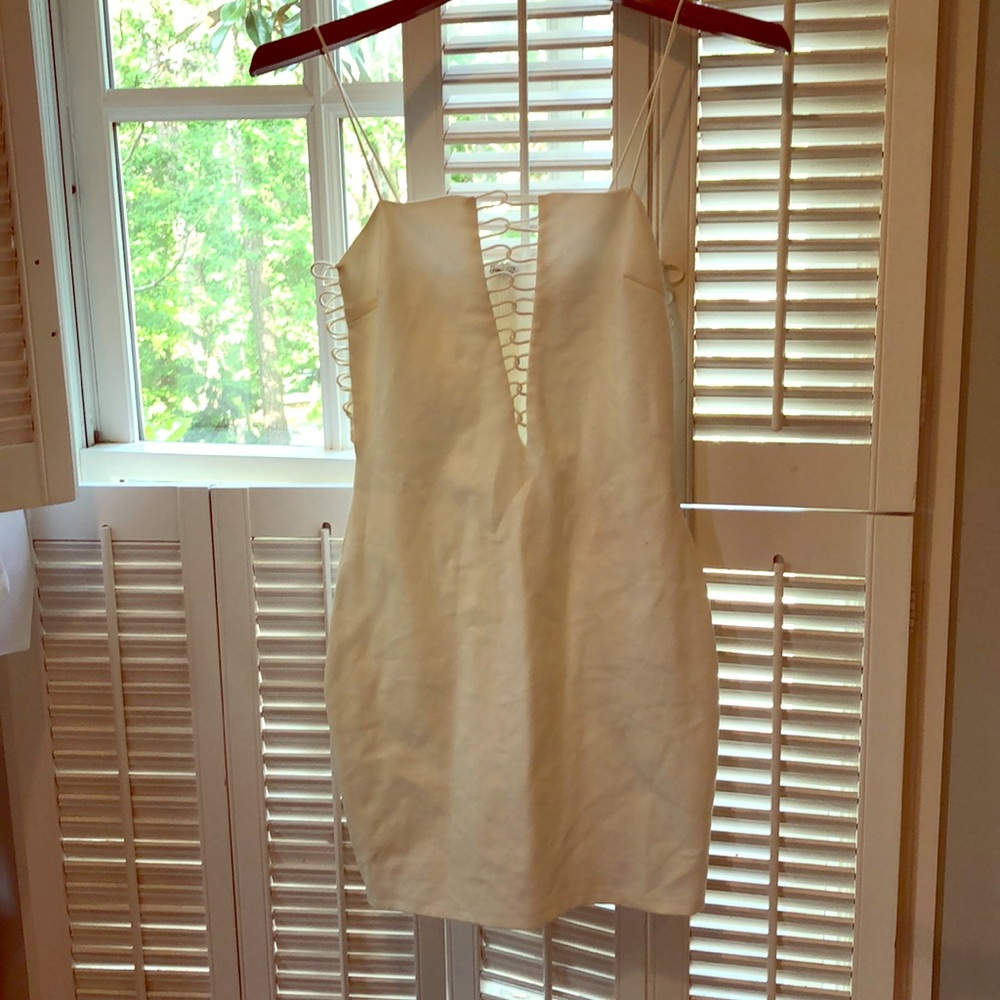 White bodycon dress